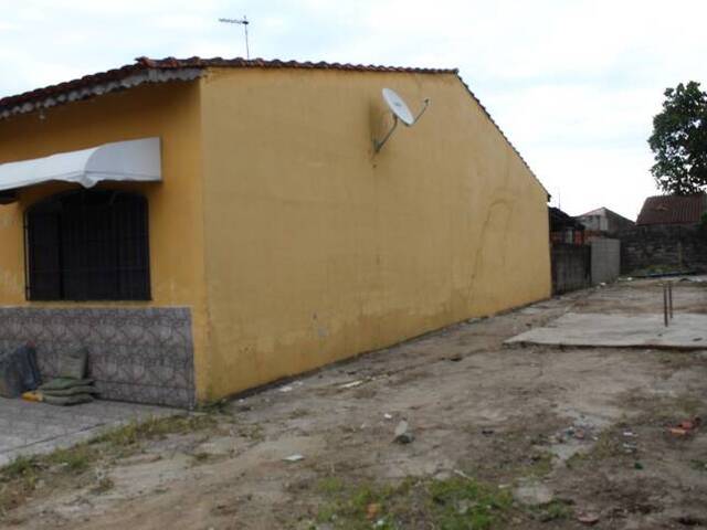 Casa para Venda em Mongaguá - 2